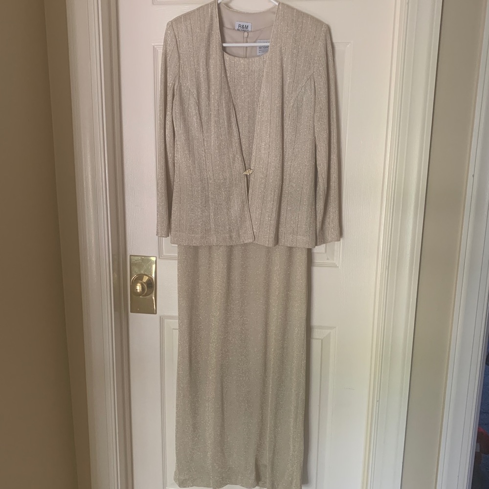 R & M RICHARDS FORMAL GOWN - Picture 2 of 8